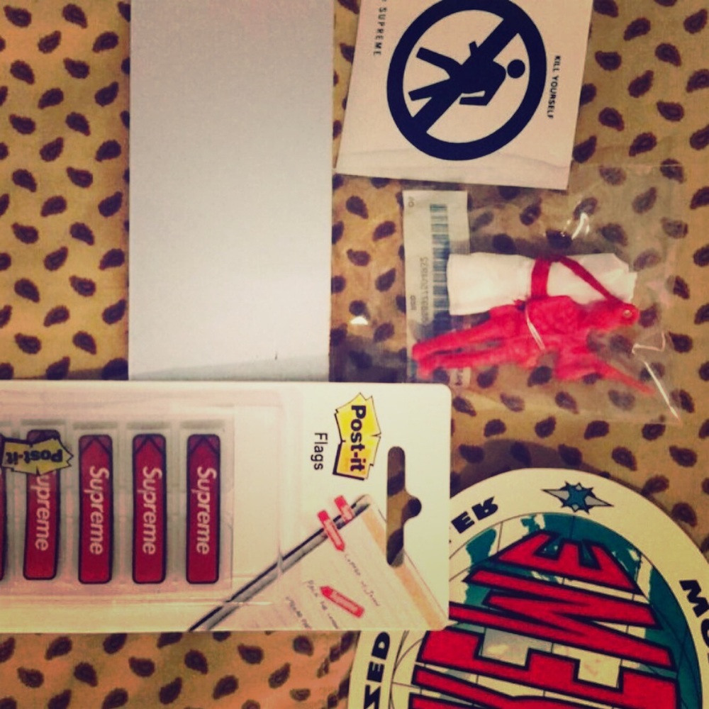 Supreme post it and accessories
